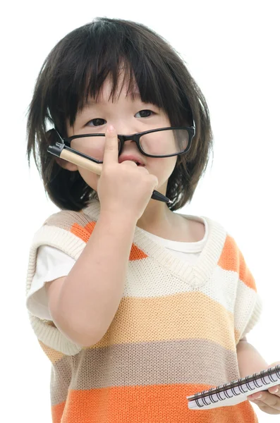 Retrato de lindo niño asiático con gafas — Foto de Stock