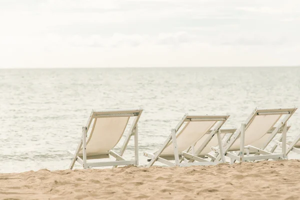 White beach beds