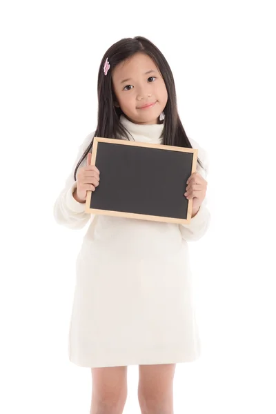 Aranyos ázsiai lány fehér garbó ruha gazdaság tábla — Stock Fotó