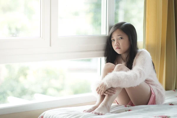 Retrato de asiático hermosa triste chica — Foto de Stock
