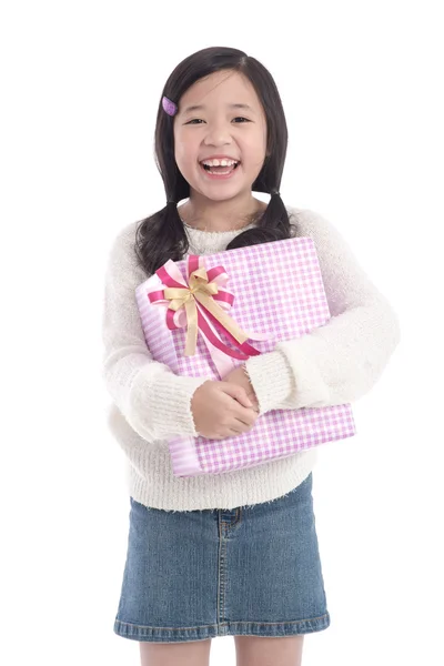 Mignon asiatique fille donner un cadeau — Photo