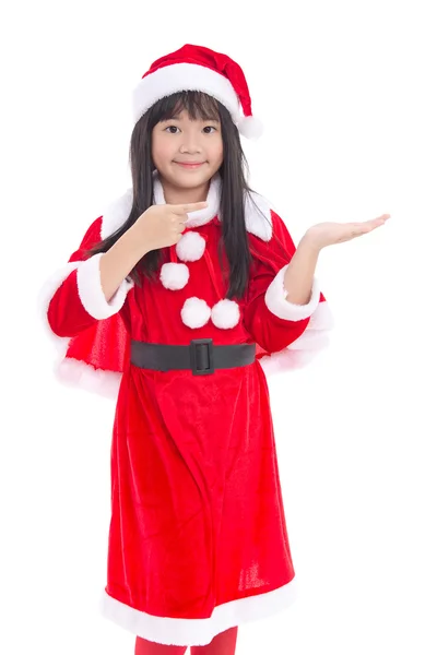 Красивая азиатская девушка в форме Санта-Клауса — стоковое фото