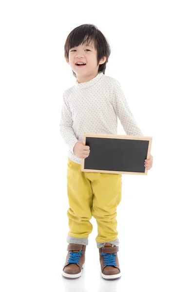 Asijské boy drží černé desky na bílém pozadí, samostatný — Stock fotografie