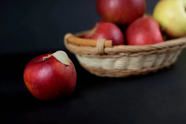 Pile Apples Basket Isolated Black Background Horizontal Image Healthy Eating — Stock Photo, Image