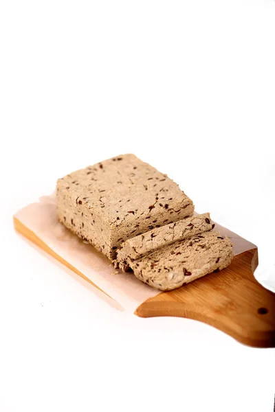 Cut Halva Cutting Board Isolated White Background Image Contains Copy — 图库照片