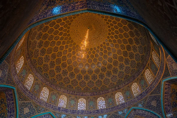 Detalhes de Sheikh Lotfollah Mosque.Isfahan.Iran — Fotografia de Stock