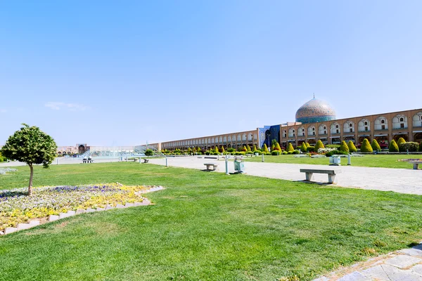 Lutfollah mosque in Naqsh-e Jahan square — Stock Photo, Image