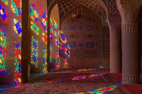 Mesquita de Nasir al Molk ou Pink em Shiraz, Irão . — Fotografia de Stock