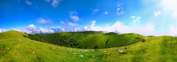 Panoramiczny widok na wzgórza — Zdjęcie stockowe