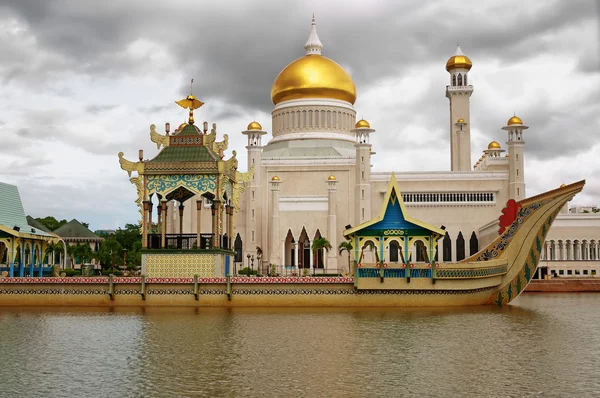 Mesquita do Sultão Omar Ali Saifuddin em Brunei — Fotografia de Stock