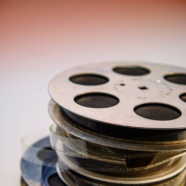 16 mm 'lik filmler hafif arka planda yalan söyler. Tasarım için arkaplan.