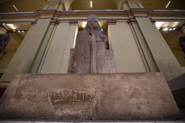 Mısır müzesinin içindeki sergi salonu, Kahire, Mısır