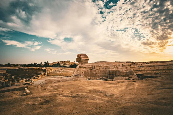 Esfinge Atardecer Complejo Las Grandes Pirámides Giza Egipto — Foto de Stock