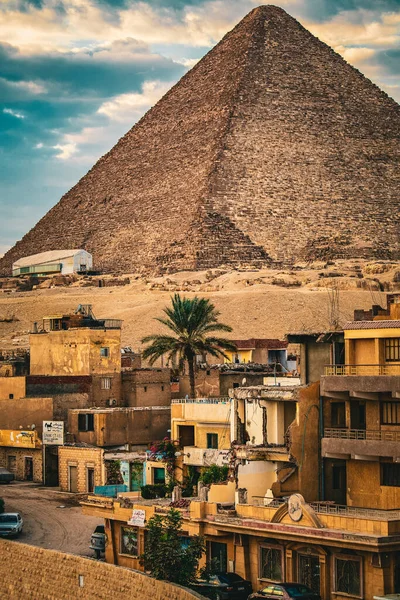 Paisaje Urbano Escénico Con Pirámide Antes Del Atardecer Egipto —  Fotos de Stock