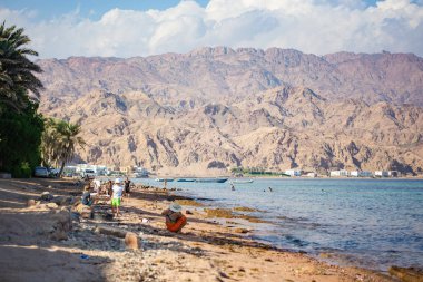 Dahab körfezi, Assala bölgesi, Dahab, Sina, Mısır 'daki deniz kıyıları ve dağlar
