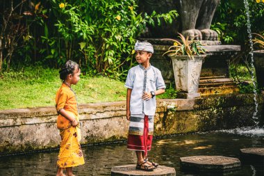 Pura Besakih Tapınağı, Bali, Endonezya 'yı ziyaret eden insanlar
