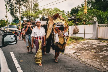 Pura Besakih Tapınağı, Bali, Endonezya 'yı ziyaret eden insanlar