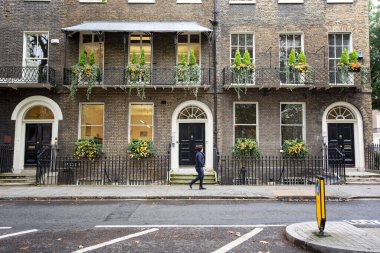 Londra 'nın merkez bölgesi Kings Cross' a yakın, Londra 'nın merkezinde geleneksel İngiliz mimarisi.