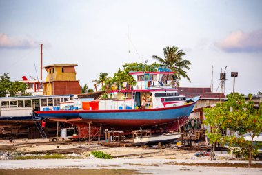Gulhi Adası 'nda tersane tamiri. Maldivler 'de gemi onarımı ve yeniden yapılandırması
