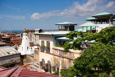 Taştan Şehir, TANZANIA - Aralık 2020 Taş Şehir 'in çatıları, Zanzibar. Tanzanya 'nın eski Zanzibar kentinin havadan görünüşü