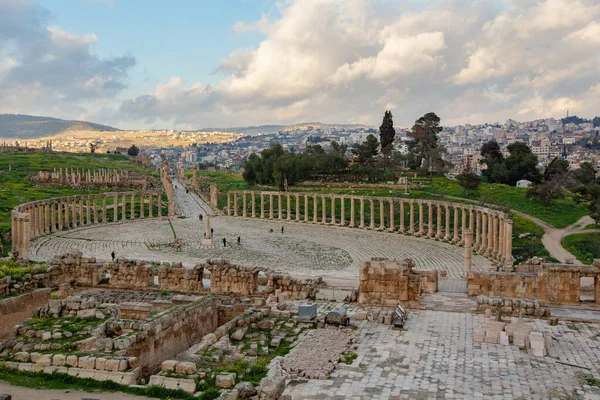 Jerash Jordania Marzo 2019 Antiguas Ruinas Romanas Anfiteatro Ciudad Jerash —  Fotos de Stock