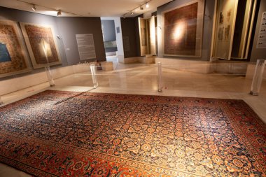 CAIRO, EGYPT - Ekim 2020: Kahire 'deki İslam Sanatları Müzesi' ndeki sergi salonu