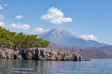 CIRALI, TURKEY - Haziran 2021: Cirali, Antalya, Türkiye yakınlarındaki Akdeniz teknesi 