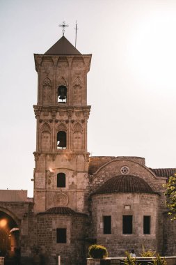 LARNACA, CYPRUS - Temmuz 2021: Kıbrıs Rum Aziz Lazarus Kilisesi, Kıbrıs Rum Kesimi 'nin Larnaka kentinde gün batımında 