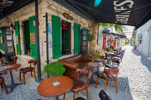 Hermosa Cafetería Aire Libre Casco Antiguo Alacati Turquía — Foto de Stock