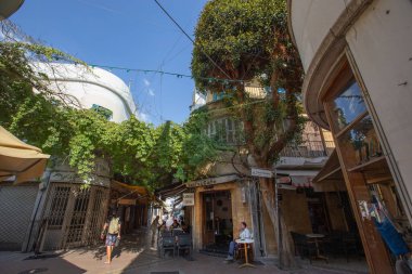 LEFKOŞE, CYPRUS - Temmuz 2021: Lefkoşe 'nin eski caddesi, Lefkoşe' nin geleneksel Kıbrıs mimarisi
