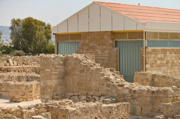 PAPHOS, CYPRUS - Temmuz 2021: Paphos Arkeoloji Parkı, Kıbrıs