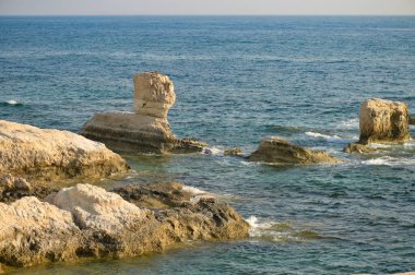 Paphos Yakınlarındaki Beyaz Kayalıklar ve Deniz Mağaraları, Kıbrıs Deniz Burnu