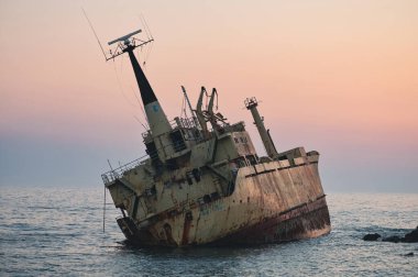 CYPRUS - Temmuz 2021: Terk edilmiş gemi enkazı EDRO III, Pegeia, Paphos, Kıbrıs