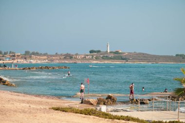  Kıbrıs Rum Kesimi 'nin Paphos kentindeki deniz feneri sahil manzarası