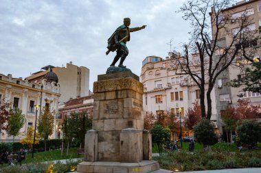  Sırbistan 'ın Belgrad kentinde Voyvoda Vuk olarak bilinen ordu komutanı Vojin Popoviç' in heykeli