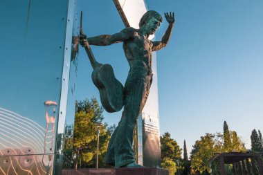 PODGORİKA, MONTENEGRO - Ekim 2020: Podgorica 'daki Vladimir Vysotskiy Anıtı