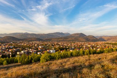 Karadağ 'ın Gorica Park tepesinden Podgorica kasabasının manzarası