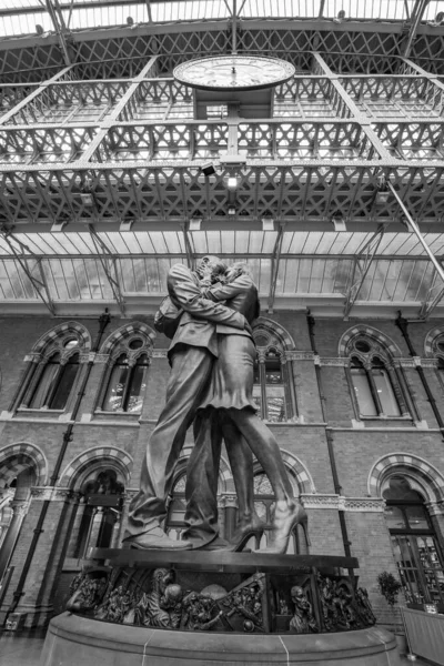 London Oktober 2020 Pancras International Bahnhof Meeting Place Statue Der — Stockfoto