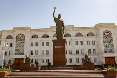 PANJAKENT, TAJIKISTAN - 30 Ağustos 2025: Samanid 'in Orta Asya' daki krallığının lideri Ismoil Somoni Anıtı, Panjakent, Tacikistan