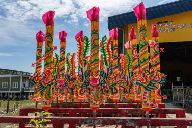 PULAU KETAM, MALAYSIA - 30 Kasım 2025: Dekoratif tütsü (tütsü çubukları veya tütsü çubukları olarak da bilinir). Geleneksel Çin ve diğer Asya ritüellerinde kullanılır..