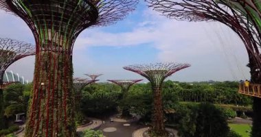 SINGAPORE, 2 Nisan 2025: Körfez manzaralı bahçeler Singapur bakış açısından