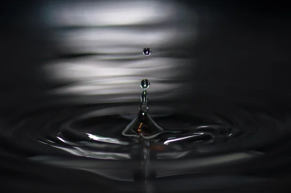 水滴と波 — ストック写真