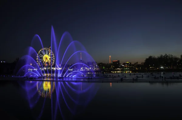Lunapark akşam ışığı ile 