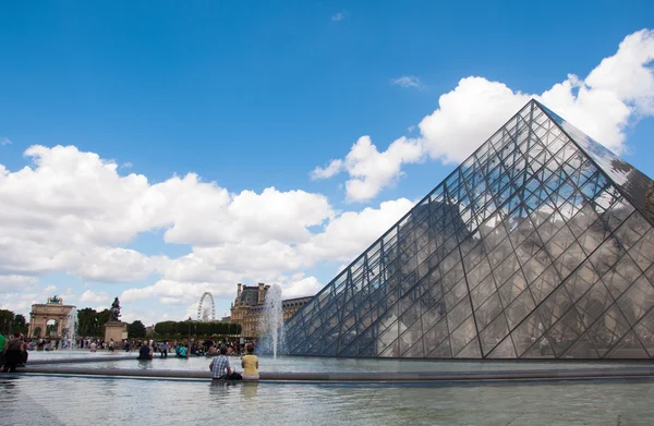 Louvren, paris, Frankrike — Stockfoto