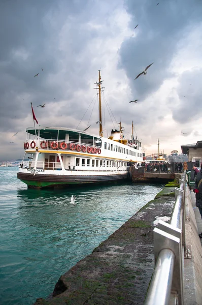 White ferry-Istanbul, Turquie — Photo
