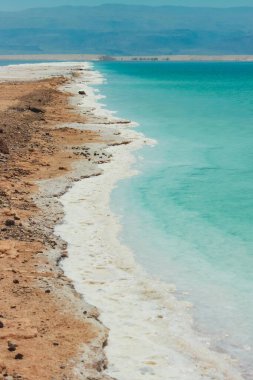 2021 yazında İsrail 'de turistler olmadan ölü deniz kıyısı