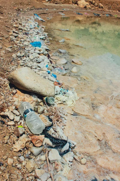 Lot Trash Shore Unique Dead Sea — Stock Photo, Image