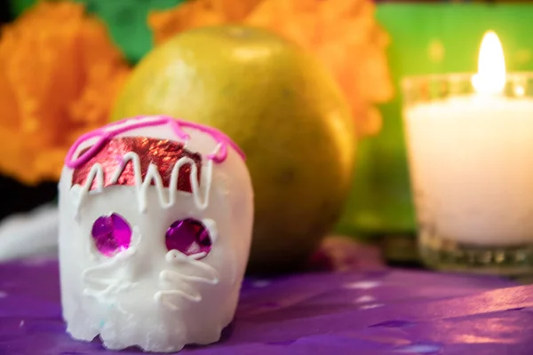 Zuckerschädel Bei Einer Altarfeier Anlässlich Des Todes Mexiko Dia Muertos — Stockfoto
