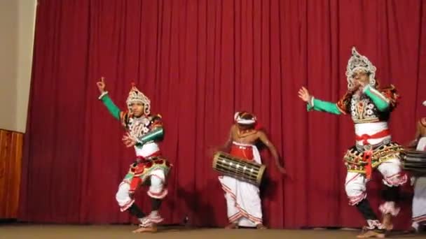 Två Dansare Uppträder Föreställning Kandy Sri Lanka — Stockvideo