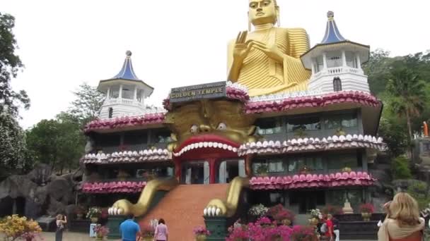 Chrám Zlatého Buddhy Jambulle Srí Lanka — Stock video